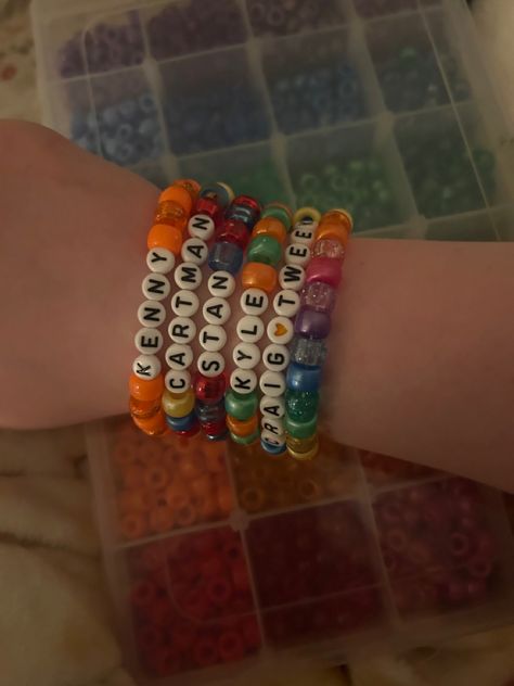 South Park Bracelet Ideas, South Park Bracelet, South Park Kandi, Chihiro Cosplay, Kandi Singles, Pulseras Kandi, Pony Bead Projects, Diy Kandi Bracelets, Pony Bead Bracelets