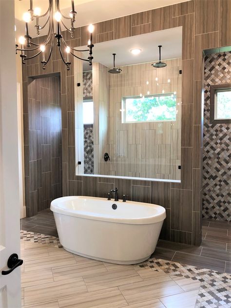 Apartment Decoration, Bathroom Tub, Dream Bathrooms, Tiny Bathroom, Bathroom Layout, Free Standing Bath, Bath Tub, Bathroom Remodel Master, The Shower