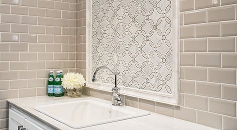 Greige subway tile Greige Backsplash, Elegant Backsplash, Glass Tiles Kitchen, Tile Back Splash, Vanity Backsplash, Beveled Subway Tile, Tile Backsplash Bathroom, Modern Backsplash, Subway Tiles Bathroom