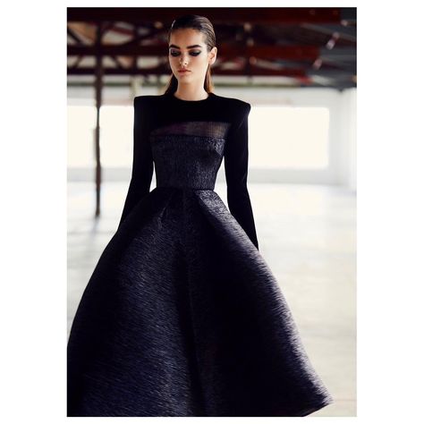 97.8k Followers, 30 Following, 149 Posts - See Instagram photos and videos from ALEX PERRY OFFICIAL (@alexperryofficial) Christmas Party Dress Classy, Cocktail Dress Winter, Stylewe Dresses, Classy Wedding Guest Dresses, Pretty Black Dresses, Dresses Formal Elegant, Black Dress With Sleeves, Alex Perry, Black Bridesmaid Dresses