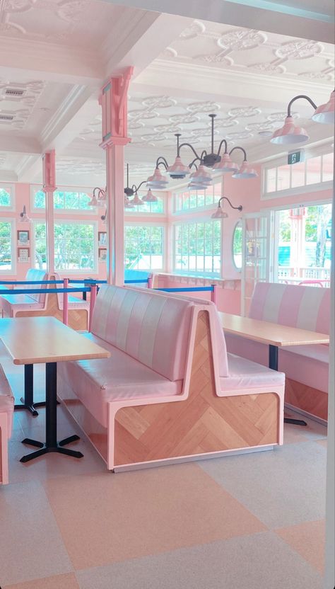 Bloxburg Diner, Pink Diner, Ldr Ideas, Caffe Design, Diner Aesthetic, African Bridesmaid Dresses, Pink Cafe, Retro Diner, Resort Design