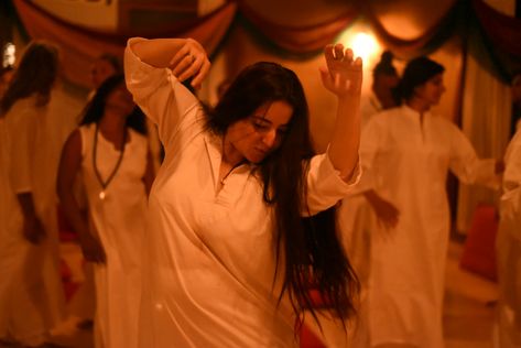 Dance Meditation, Spiritual Dance, Evening Meditation, Kundalini Meditation, Meditation Photos, Our Energy, The Buddha, High Energy, The Master