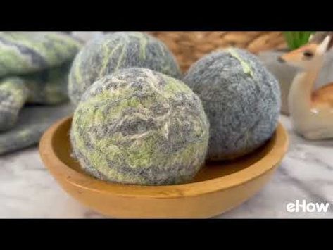 How to Make Wool Dryer Balls From an Old Sweater - YouTube Diy Wool Dryer Balls, Old Sweater Diy, Old Sweater Crafts, Essential Oils For Laundry, Renegade Seamstress, Reuse Recycle Upcycle, Photo Snow, Sweater Diy, Alpaca Wool Sweater