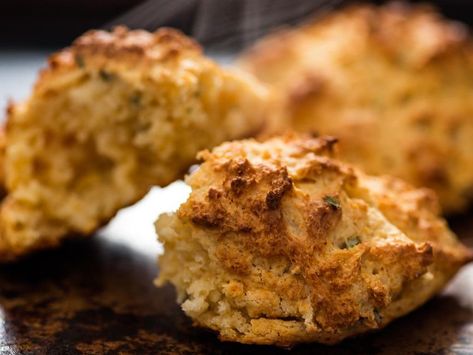 Buttermilk Drop Biscuits, Cheddar Recipes, Drop Biscuits Recipe, Garlic Cheddar, Cheddar Bay Biscuits, Cheddar Biscuits, Drop Biscuits, Biscuits Recipe, Soda Bread