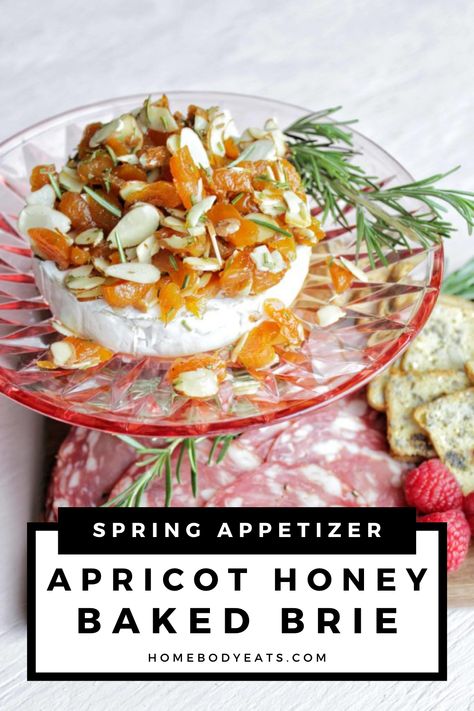 Spring Baked Brie, Dinner Party Recipes Make Ahead, Dinner Party Recipes Elegant, Dinner Party Recipes Main, Honey Baked Brie, Healthy Dinner Party Recipes, Baked Brie Honey, Spring Appetizer, Easy Spring Recipes