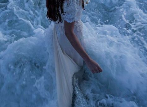 Daughter Of Poseidon, Ravenclaw Aesthetic, Water Tribe, Water Aesthetic, Fotografi Digital, Girl In Water, Mermaid Aesthetic, Sea Witch, Witch Aesthetic