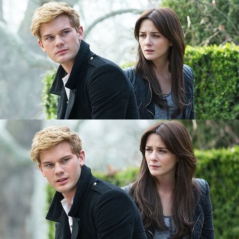 FALLEN MOVIE stills of Luce Price and Daniel Grigori / Luciel / Addison Timlin / Jeremy Irvine Daniel And Luce Fallen, Fallen Saga, Fallen Movie, Jeremy Irvine, Addison Timlin, Lauren Kate, Fallen Series, The Darkest Minds, Fallen Book