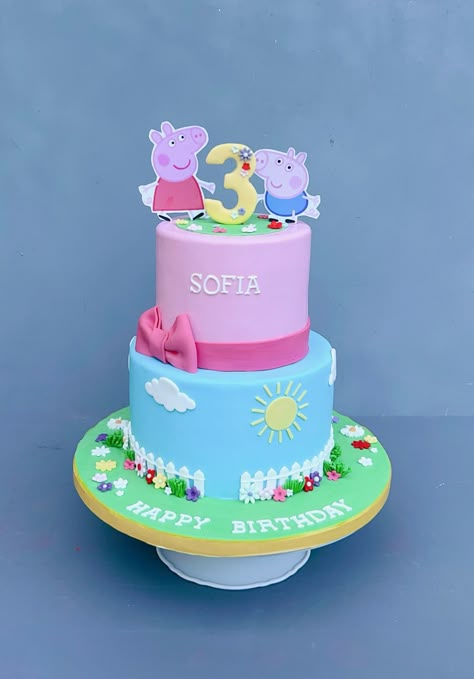 Peppa Pig Cake Birthday, Pepa Pig Birthday Cake, Bon Voyage Cake, Pig Birthday Cakes, Peppa Pig Cake, Pepa Pig, Pig Cake, Angel Cake, Baby Birthday Cakes