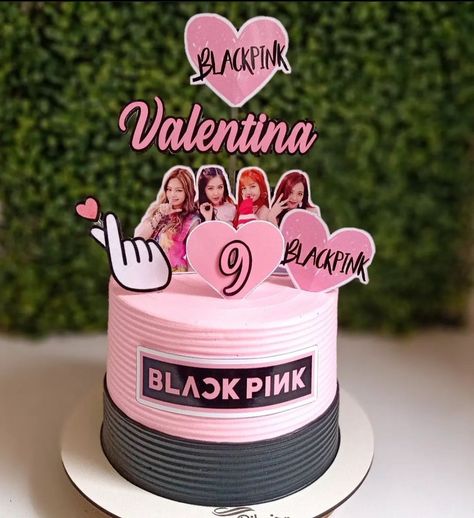 Black Pink Cake Ideas, Black Pink Cake Design, Blackpink Cake Ideas, Blackpink Cake Design, Black Pink Birthday Cake, Pastel Blackpink, Black Pink Cake, Blackpink Pasta, Blackpink Cake