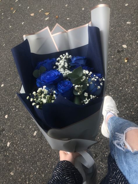 Flowers For Men Gift Man Bouquet, Flower For Men, Blue Roses Bouquet, Man Bouquet, Graduation Flowers, Flowers For Men, Diy Bouquet Wrap, Luxury Flower Bouquets, Flower Gift Ideas