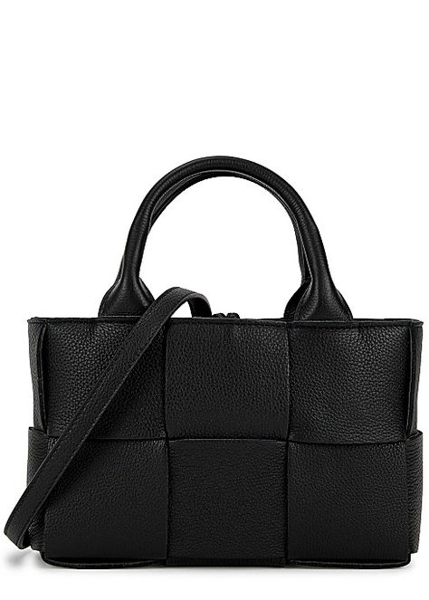 Discover great products at the best prices at Dealmoon. Bottega Veneta Candy Arco small leather top handle bag. Price:$1962.00 at Harvey Nichols & Co Ltd Bottega Veneta Fashion, Harvey Nichols, Small Tote, Fashion Sale, Handle Bag, Leather Design, Leather Top, Bottega Veneta, Leather Tote