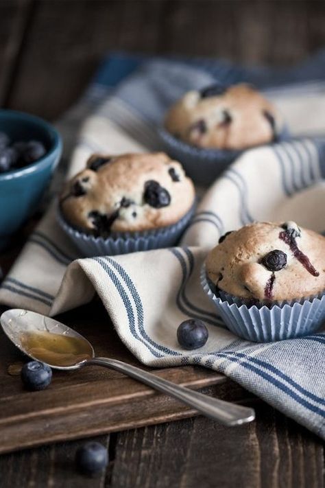 Deco Fruit, Blueberry Farm, Woodland Cottage, Blue Cottage, Country Blue, Blueberry Muffins, Grandmas House, Blue Berry Muffins, A Bowl