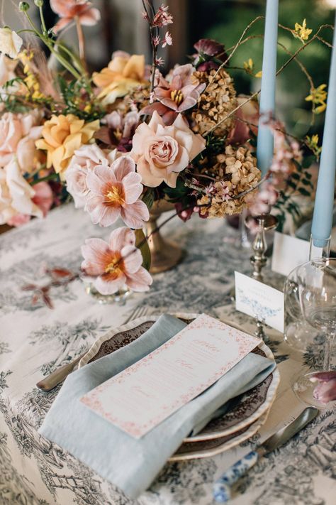 Wedding inspiration in an historic Irish manor house via Magnolia Rouge House Ireland, Ireland Wedding, Wedding Place Settings, Wedding Color Inspiration, Irish Wedding, Floral Studio, Wedding Table Settings, Wedding Tablescapes, Wedding Mood Board