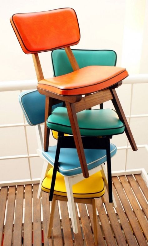 Cafe Armchair, Old Chairs, Retro Chair, Colorful Chairs, Funky Furniture, Retro Furniture, Antique Inspiration, Mid Century Modern House, Vintage Chairs