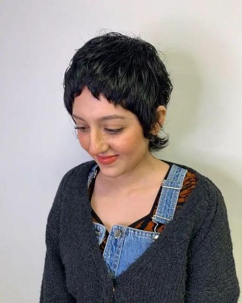 Top 20 Short Haircuts For Tomboys To Elevate Your Chic Style Haircuts For Tomboys, Short Shaggy Pixie Haircuts, Shaggy Pixie Cut, Razor Cut Hair, Shaggy Pixie Cuts, Wavy Pixie Cut, Bangs Ideas, Shaggy Pixie, Edgars Haircut