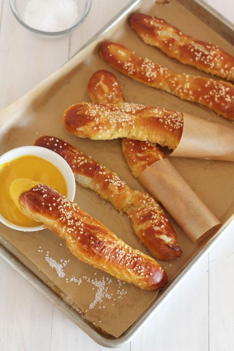 German Soft Pretzel Sticks Soft Pretzel Sticks, Homemade Soft Pretzels, Bread Sticks, Soft Pretzel, Pretzels Recipe, Pretzel Sticks, Oktoberfest Party, School Snack, Soft Pretzels