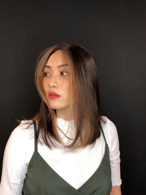 Bleach Face Frame, Japanese Hair Salon, Partial Balayage, New Hair Color Trends, Japanese Hairstyle, Mid Length Hair, Bleached Hair, New Hair Colors, Face Framing