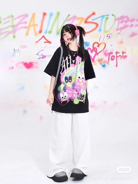 Harajuku Aesthetic Outfit, Menhera Outfit Ideas, Menhera Fashion Outfit, Harajuku Style Pink T-shirt With Screen Print, Pink Harajuku Style T-shirt With Graphic Print, Menhera Fashion, Harajuku Style Cotton T-shirt With Screen Print, Fashion Trends Magazine, Japan Outfit