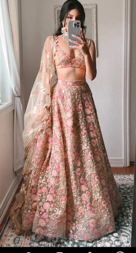 Indian Floral Lehenga, Pink Shaadi Lehenga, Lehenga Aesthetic, Floral Bridal Lehenga, Fashion Lehenga, Desi Fits, Indian Bridesmaid Dresses, Simple Lehenga, Latest Bridal Lehenga