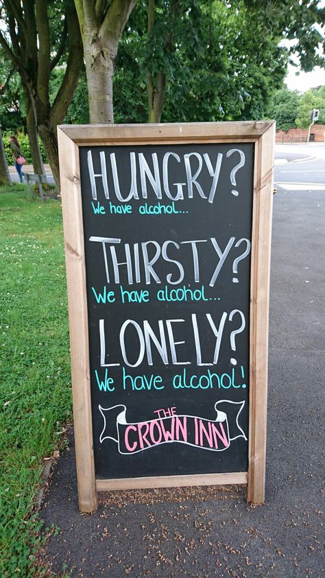 Funny Beer Signs Chalkboards, Pub Blackboard Ideas, Beer Signs Chalkboard, Funny Bar Signs Chalkboards, Beer Chalkboard Art, Bar Chalkboard Sign, Bar Chalkboard Ideas, Green Pub, Thanksgiving Chalkboard Art