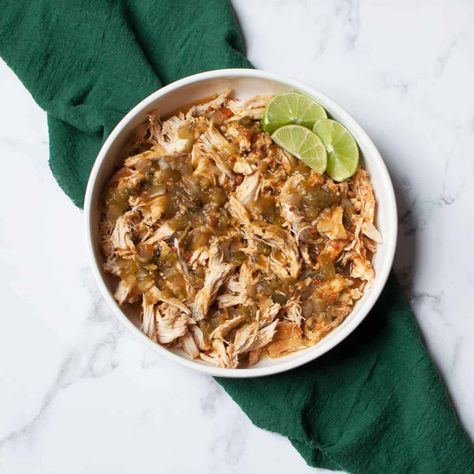 Crockpot Shredded Salsa Chicken Shredded Salsa Chicken, Chicken Salsa Verde, Crockpot Shredded Chicken, Cilantro Lime Chicken Tacos, Chicken Salsa, Lime Chicken Tacos, Slow Cooker Meals, Pepper Recipes, Easy Dinner Recipes Crockpot