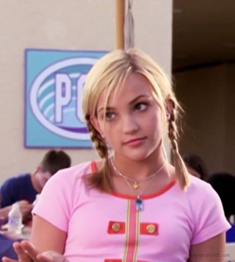 Zoey Brooks Zoey 101, Zoe 101 Aesthetic, Jaime Lynn Spears, Zoey 101 Hair, Jamie Private School, Jamie Lynn Spear 2000s, Zoey 101 Aesthetic, Zoey 101 Outfits, 2000's Party