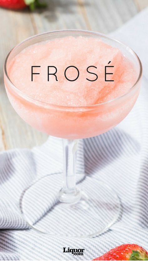 Frozen Alcoholic Drinks Recipes, How To Make Frose, Blended Cocktails, Frosé Recipe, Frozen Drinks Alcohol, Absolut Citron, Sommer Mad, Blended Cocktail, Frozen Cocktail