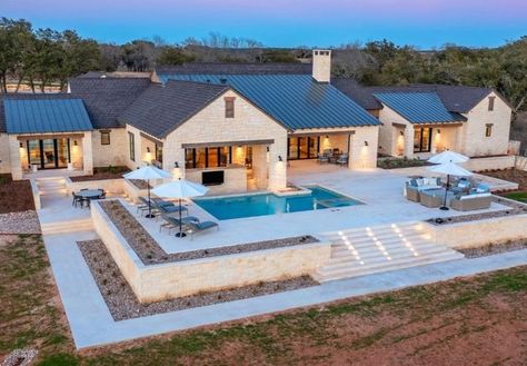 Boot Ranch (@bootranchtx) • Instagram photos and videos Luxury Ranch House, Luxury Ranch Style Homes, Luxury Farmhouse, House With Land, Luxury Ranch, Hill Country Homes, Beautiful Houses Interior, Modern Barn House, Weekend House