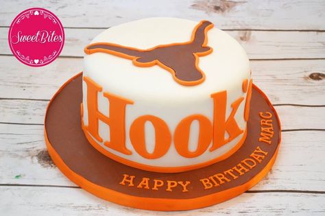 Texas longhorns cake Longhorn Cake Ideas, Texas Longhorns Cake, Longhorn Cookies, Longhorn Cake, Hookem Horns, College Theme, Ut Longhorns, Cake Style, 30th Bday