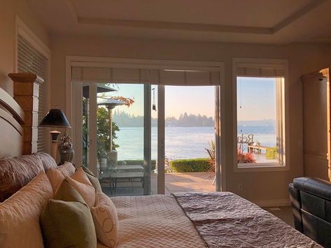 Apartment Near Beach, Washington House, Washington Houses, Lake Washington, Bedroom Patio, Dream Apartment, House Room, House Goals, Dream Rooms