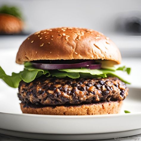 Bean Burgers Recipe Easy, Vegetarian Recipes Gluten Free, Protein Vegetarian Recipes, Bean Burgers Recipe, Vegan Bean Burger, Meatless Burgers, Veggie Fritters, Easy Burger Recipe, Vegan Ground Beef