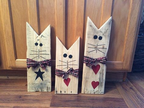 Wood Cats, Wooden Cats, Tre Kunst, Scrap Wood Crafts, Wood Block Crafts, Halloween Wood Crafts, Wood Craft Projects, Wood Projects For Beginners, Wood Projects That Sell