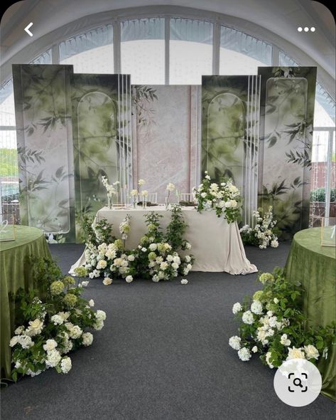 Green And White Theme Party, Green Backdrops Wedding, White And Green Themed Wedding, Forest Green And White Wedding Decor, White And Green Wedding Backdrop, Wedding Green Backdrop, Green Theme Wedding Decor, White Green Wedding Decor, Green Wedding Backdrop