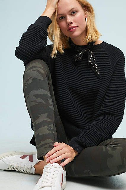 Sanctuary Camo Leggings Cropped Leggings Outfit, Outfits With Sweatpants Black, Black Camo Leggings Outfit, Leggings Outfit Aesthetic, Outfits With Air Force Ones Black, School Leggings Outfit, Camo Leggings Outfit, Fall Staple Pieces, East Coast Fashion