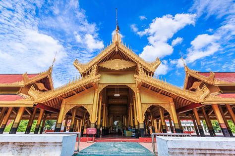 Mandalay Palace was the primary royal residence of King Mindon and King Thibaw - the last two kings of the country.  Mandalay Palace becomes the last royal palace of the last Burmese/Myanmarian monarchy. #mandalay #mandalaypalace #myanmar #bestpricevn Mandalay Palace, Burmese Architecture, The Golden Palace, Mandalay Myanmar, Palace Architecture, Golden Palace, Myanmar Art, Asian Architecture, Myanmar Traditional