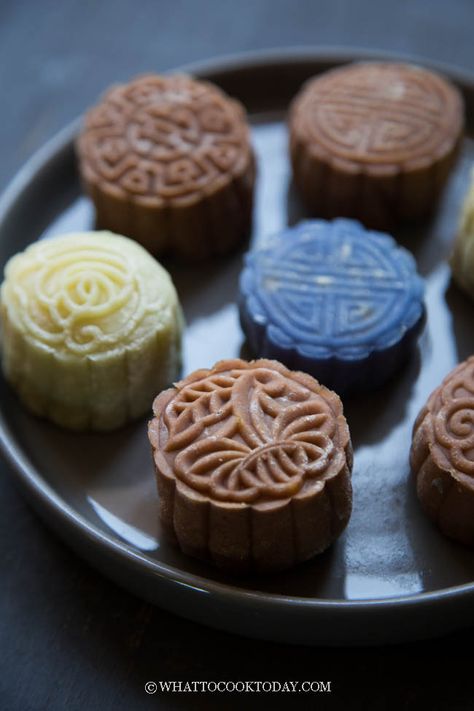 Calissons Recipe, Pandan Mochi, Easy Mochi, Sweet Custard, Bamboo Food, Mooncake Recipe, Cake Festival, Mum Flower, Mooncake Festival