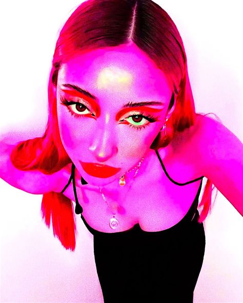 Poison Aesthetic, Pink Portrait, New Retro Wave, Photoshoot Concept, Colorful Portrait, A Level Art, Art Portfolio, Art Inspiration Drawing, Drawing Reference Poses