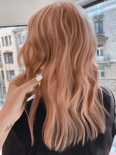 65 Gentle Strawberry Blonde Hair Ideas - Styleoholic Pale Peach Hair Color, Peachy Rose Hair, Strawberry Cooper Hair, Peach Toned Hair, Peachy Ginger Hair, Cooper Peach Hair, Peachy Red Hair, Cooper Blonde Hair Color, Light Peach Hair