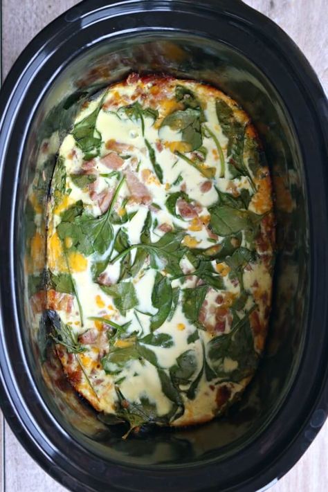 Slow Cooker Crustless Spinach Quiche - 365 Days of Slow Cooking and Pressure Cooking Slow Cooker Fajitas, Slow Cooker Ratatouille, Sausage Slow Cooker, Ham Breakfast Casserole, Egg Spinach, Slow Cooker Enchiladas, Ham Breakfast, Best Breakfast Casserole, Slow Cooker Lasagna