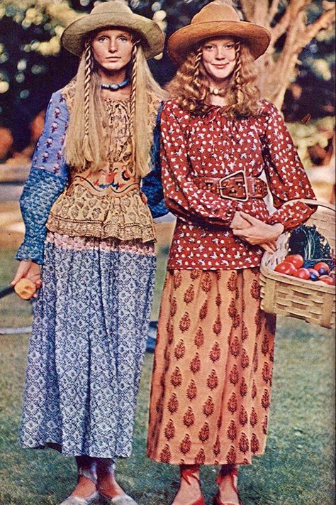 Prairie Fashion, Mademoiselle Magazine, Farm Fashion, Vintage Editorials, Arthur Elgort, Decades Of Fashion, 60s 70s Fashion, 60s And 70s Fashion, Christie Brinkley