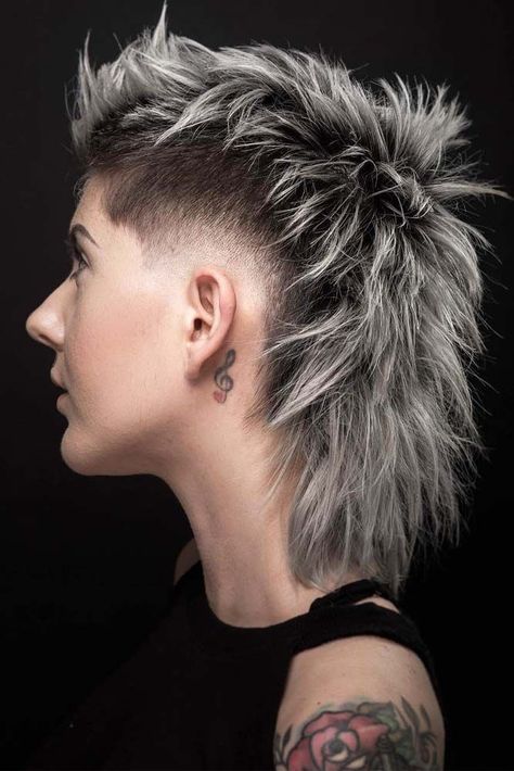 Fohawk Haircut, Short Punk Hair, Undercut Fade, Mohawk Hairstyles Men, Androgynous Hair, Mullet Haircut, Mohawk Hairstyles, Punk Hair, Corte De Cabelo Masculino