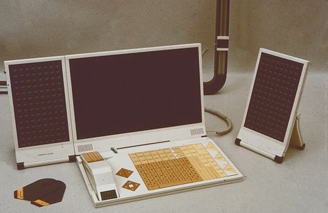 The Sphinx station (1987, designed by D.Azrikan in collaboration with A.Kolotushkin and V. Goessen). Image courtesy of Moscow Design Museum Workspace Aesthetic, Prototype Design, Retro Gadgets, Old Computers, Custom Laptop, London Design, Retro Futurism, Game Boy Advance Sp, Design Museum