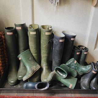 Pantry Hill (@pantry.hill) • Instagram photos and videos Pantry Hill, Uk Aesthetic, Welly Boots, Hunter Wellies, Farm Lifestyle, Country Lifestyle, Wellies Boots, Cozy Farmhouse, Village Life