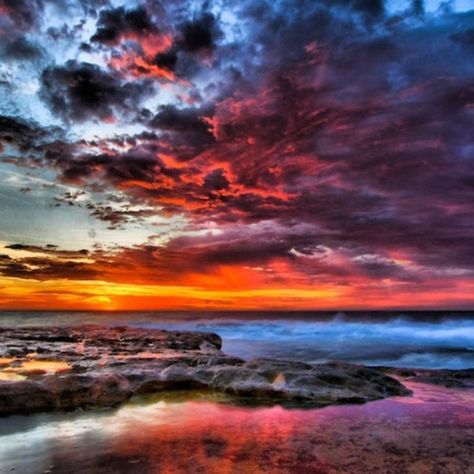 Prettiest Wallpaper Ever Wallpaper !!! Sky And Water, Clouds In The Sky, Beautiful Sky, Beautiful Sunset, Beautiful Photography, Amazing Nature, Pretty Pictures, Beautiful World, Beautiful Landscapes