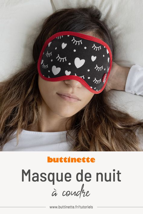 Que ce soit à la maison ou en vacances, un masque de nuit est toujours un accessoire pratique ! Excellent cadeau pour les personnes qui aiment voyager, pour les couche-tard, pour la meilleure maman du monde ou pour vos amies. Le compartiment situé à l'arrière peut également accueillir un coussin rafraîchissant, une poignée de fleurs de lavande ou un sachet de thé pour la relaxation. Cadeau Diy, Diy Couture, Relaxation, Couture