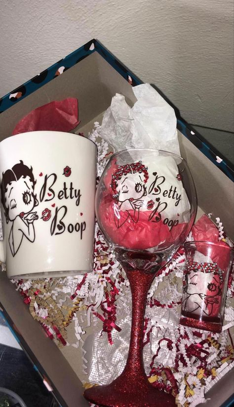 Betty Boop Things, Betty Boop Gifts, Betty Boop Coffee, Betty Boop Jewelry, Betty Boop Birthday, Rockabilly Mode, Betty Boop Classic, Mom Ideas, Betty Boop Art