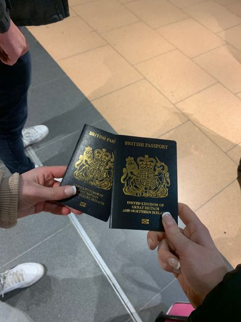 travel with friends, girls holiday, passport aesthetic, airport, travel France Passport, Passport Aesthetic, Turkey Girl, Paris Trip Planning, Travel With Friends, Aesthetic Airport, British Passport, Airport Aesthetic, Aesthetic Clean