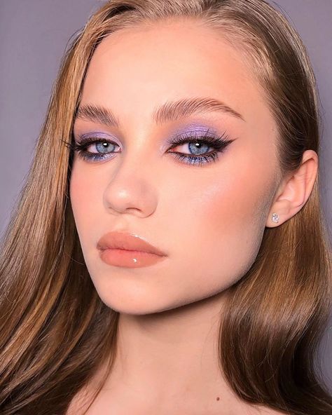 Purple Eye Shadow, Purple Eye Makeup Tutorial, Purple Eyeshadow Looks, Selfcare Products, Purple Makeup Looks, Homemade Hair Mask, Beauty Counter, Eye Shadow Makeup, Eyeshadow For Blue Eyes