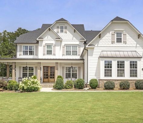 Alabaster Board And Batten Exterior, Alabaster Home Exterior, Sherwin Williams Alabaster Exterior House, Bm Natural Cream Exterior, Alabaster Exterior House, Big White Brick House, Timeless House Exterior, Light Brick House, Cream House Exterior