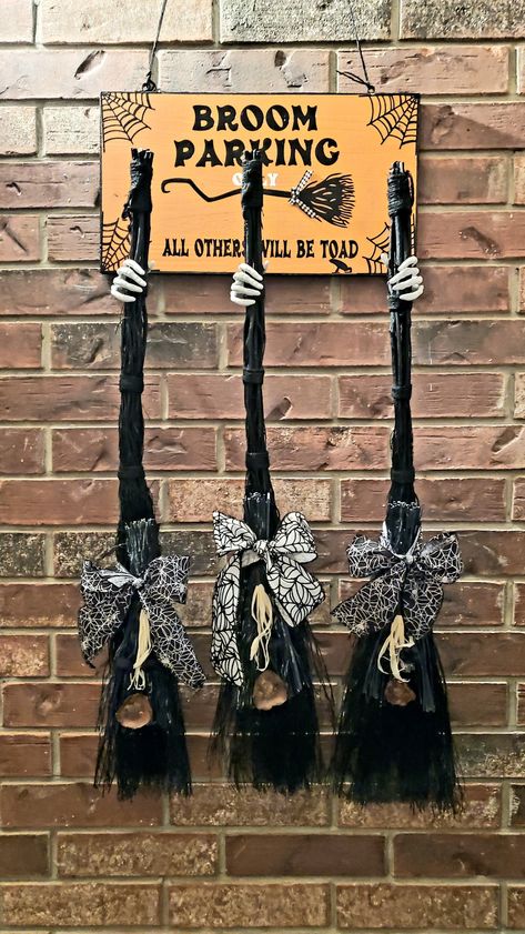 Halloween broom parking sign Witch Broom Storage, Halloween Broom Parking, Witches Broom Halloween Decor, Broom Display Ideas, Halloween Broom Decorations, Witches Broom Decor, Broom Parking Sign Halloween Witches, Halloween Broom Diy, Diy Witch Broom Decoration